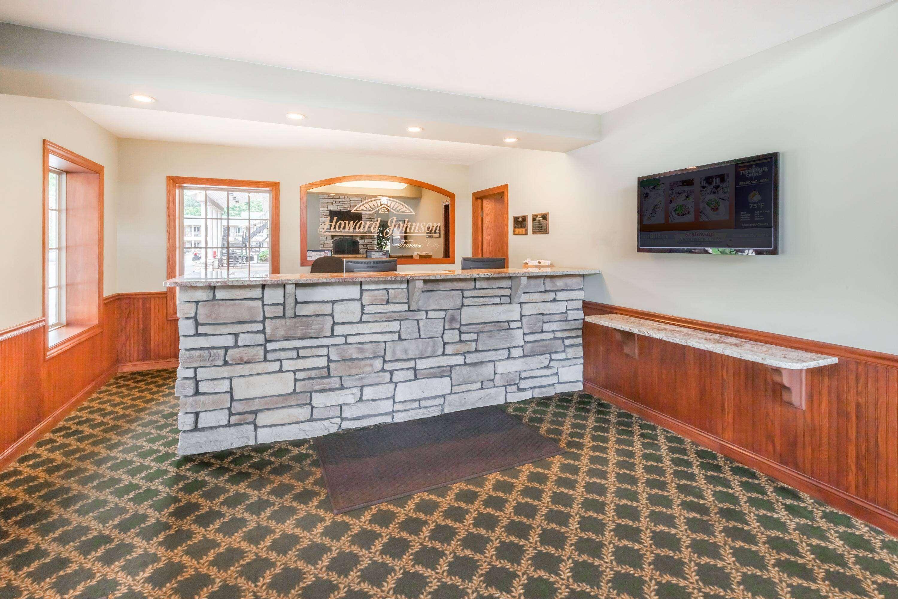 Howard Johnson By Wyndham Traverse City Kültér fotó