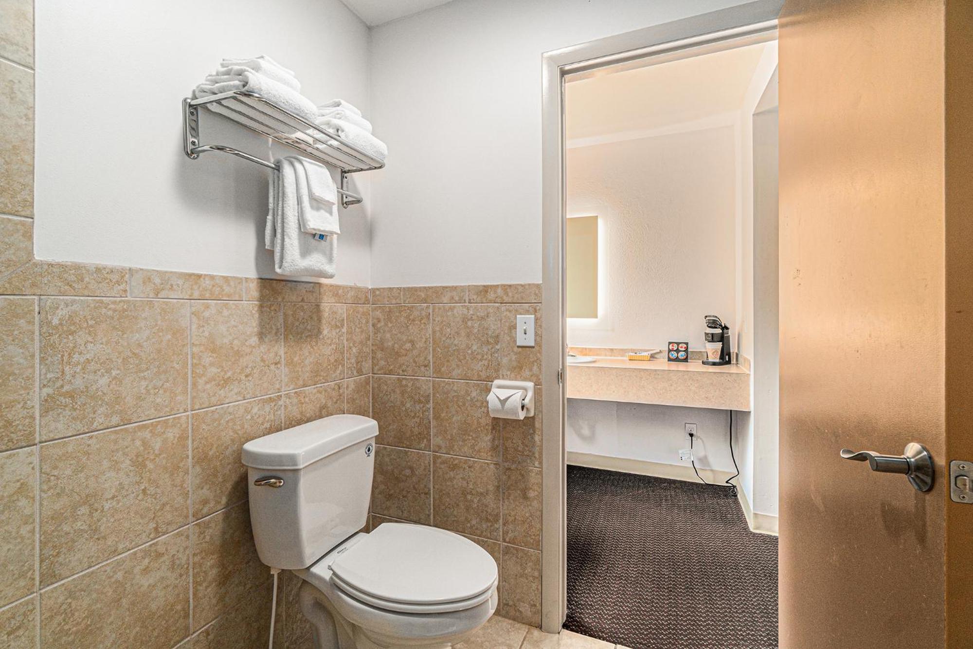 Howard Johnson By Wyndham Traverse City Kültér fotó